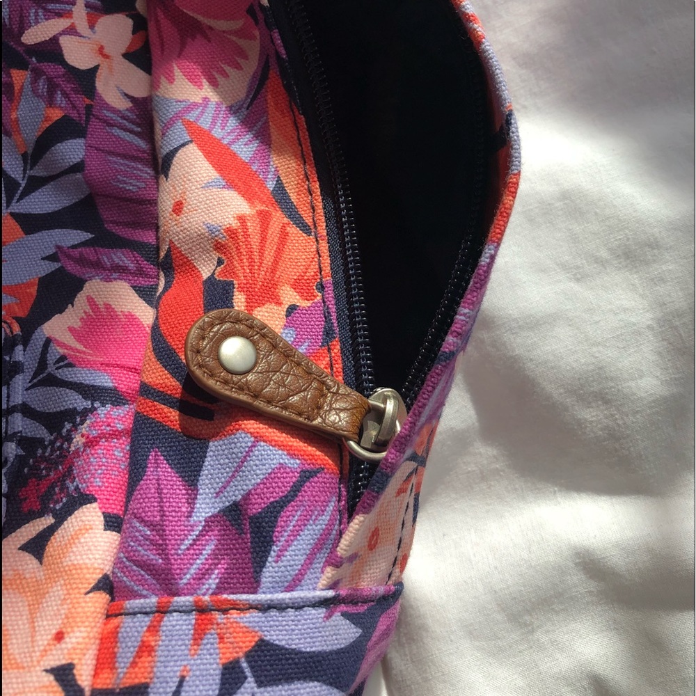 Backpack - Picture 5 of 6